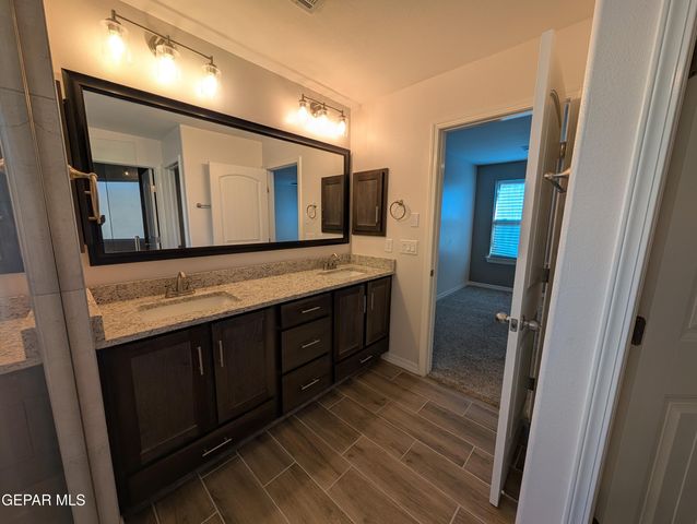 517 La Entrada Circle, Sunland Park, NM 88063