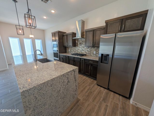 517 La Entrada Circle, Sunland Park, NM 88063