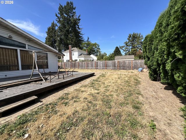 310 Se DAYTON Ave, Mc Minnville, OR 97128