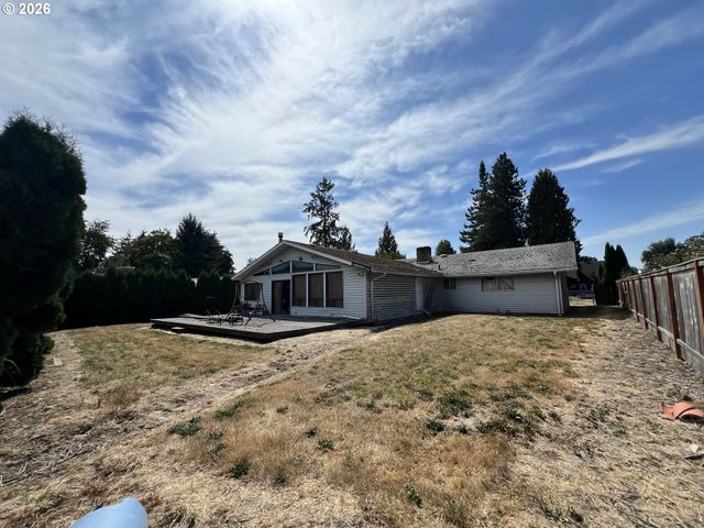 310 Se DAYTON Ave, Mc Minnville, OR 97128
