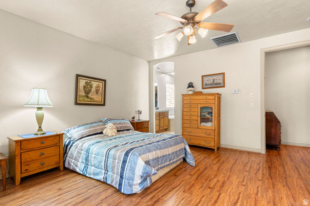 Image 12 of property listing at 1530 S SOUTHERN TRAILS CIR, Washington, UT 84780