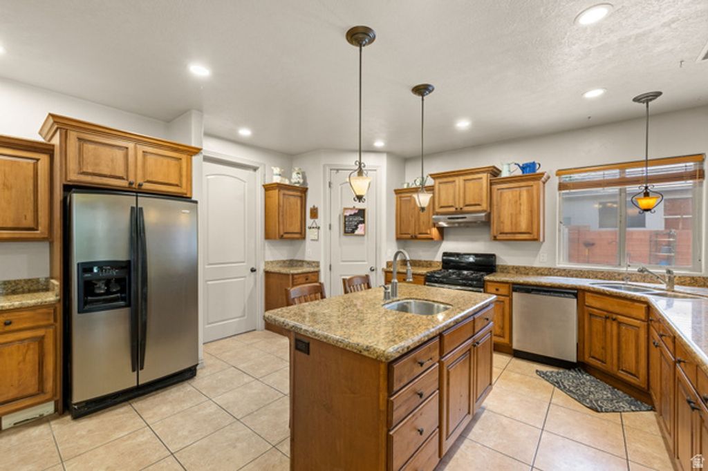 Image 4 of property listing at 1530 S SOUTHERN TRAILS CIR, Washington, UT 84780