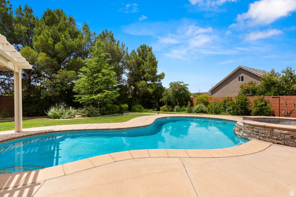 Image 33 of property listing at 1530 S SOUTHERN TRAILS CIR, Washington, UT 84780