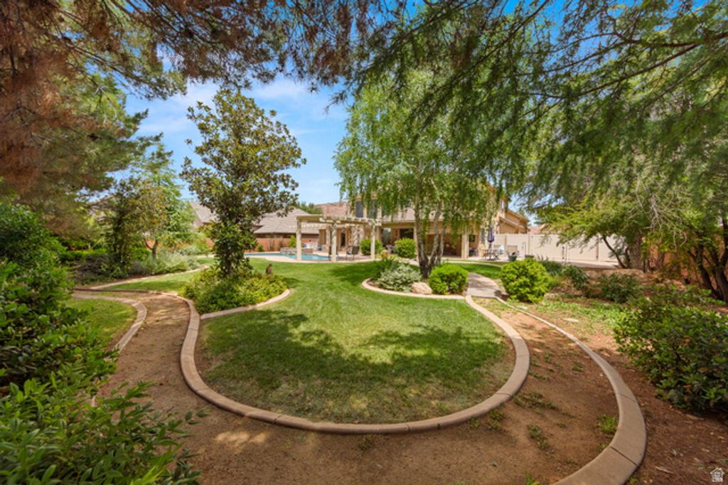 Image 35 of property listing at 1530 S SOUTHERN TRAILS CIR, Washington, UT 84780