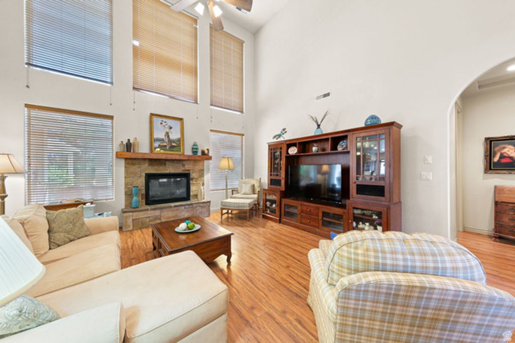 Image 7 of property listing at 1530 S SOUTHERN TRAILS CIR, Washington, UT 84780