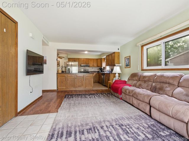 21660 Roosevelt Avenue, Farmington, MI 48336