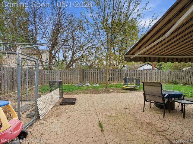 21660 Roosevelt Avenue, Farmington, MI 48336