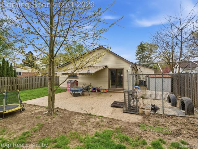 21660 Roosevelt Avenue, Farmington, MI 48336