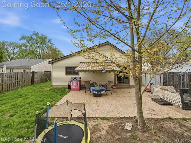 21660 Roosevelt Avenue, Farmington, MI 48336