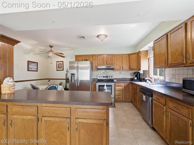 21660 Roosevelt Avenue, Farmington, MI 48336
