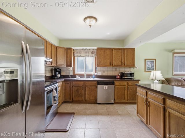21660 Roosevelt Avenue, Farmington, MI 48336