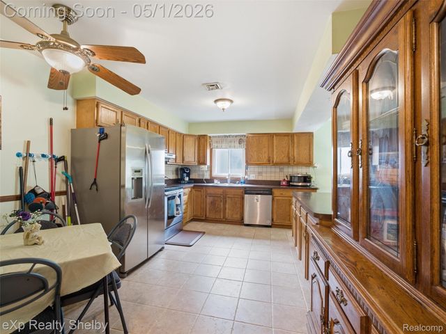 21660 Roosevelt Avenue, Farmington, MI 48336