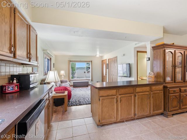 21660 Roosevelt Avenue, Farmington, MI 48336