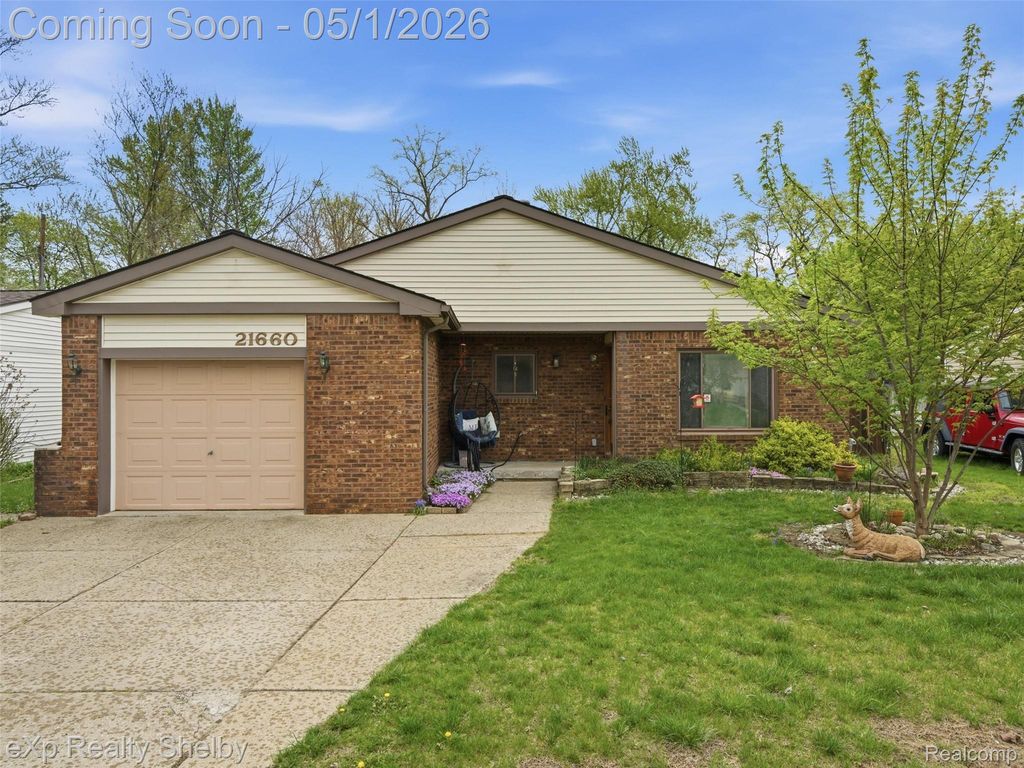 21660 Roosevelt Avenue, Farmington, MI 48336