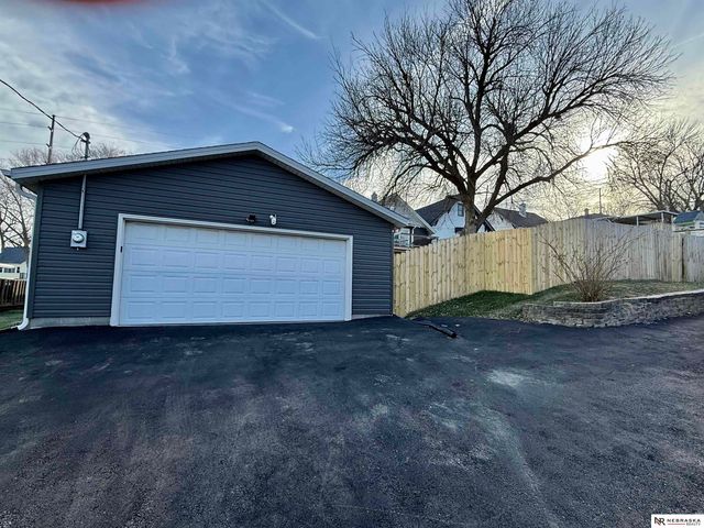 1938 South 50th Street, Omaha, NE 68106