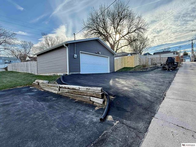 1938 South 50th Street, Omaha, NE 68106