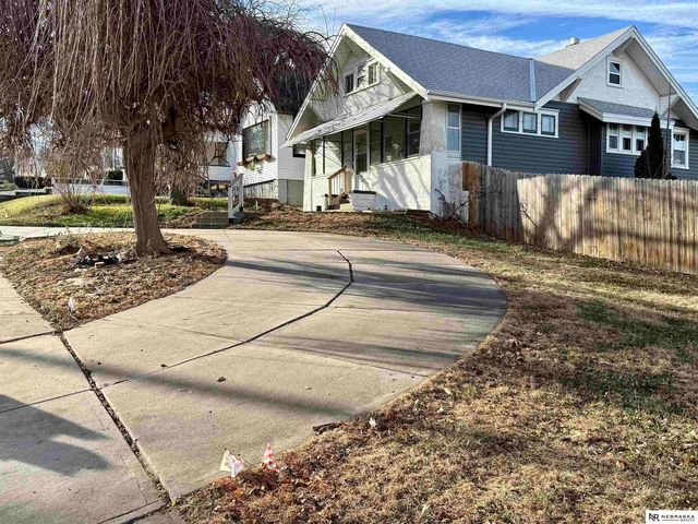 1938 South 50th Street, Omaha, NE 68106