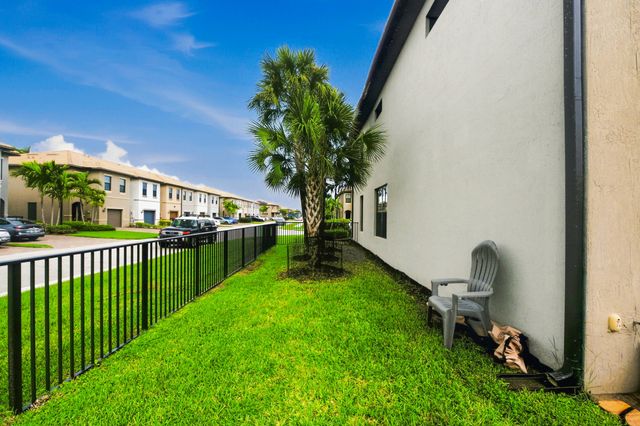 8672 ESCUE Street, Lake Worth, FL 33467