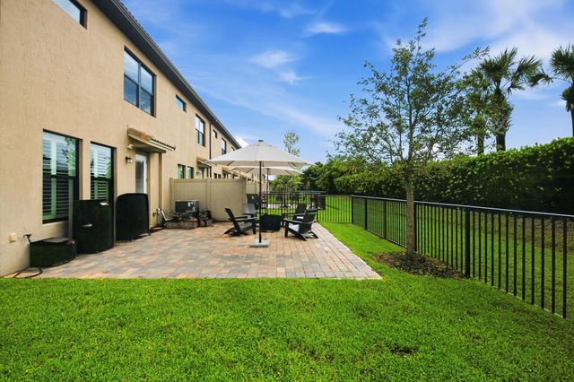 8672 ESCUE Street, Lake Worth, FL 33467