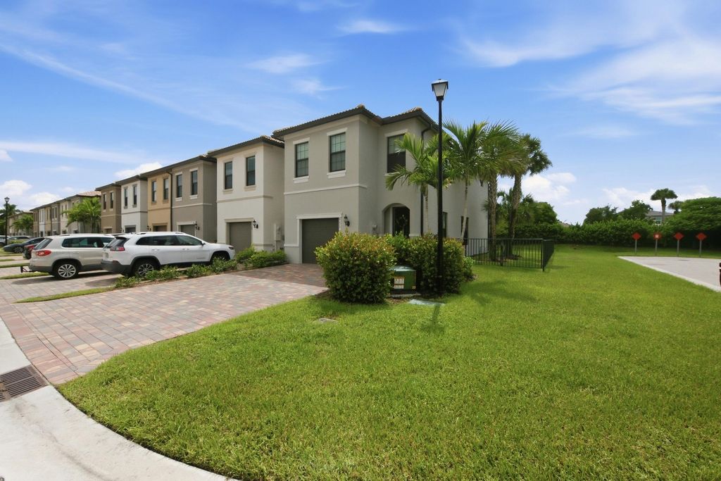 8672 ESCUE Street, Lake Worth, FL 33467