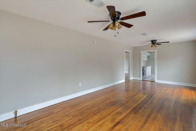 127 Autumn Drive, Vicksburg, MS 39180
