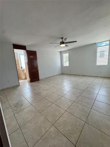 718 MAR DE BENGAL 718, Dorado, PR 00646