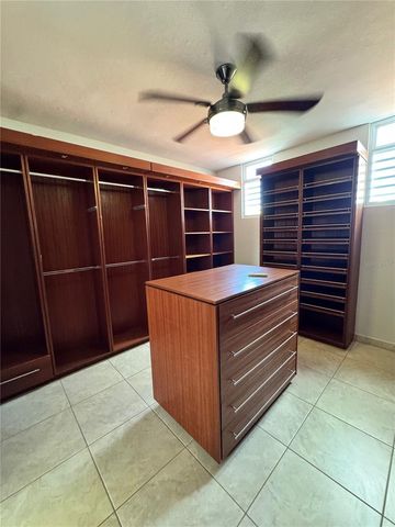 718 MAR DE BENGAL 718, Dorado, PR 00646