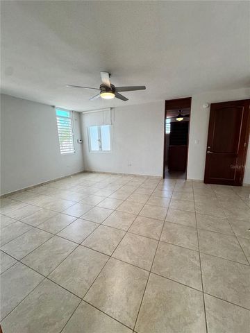 718 MAR DE BENGAL 718, Dorado, PR 00646