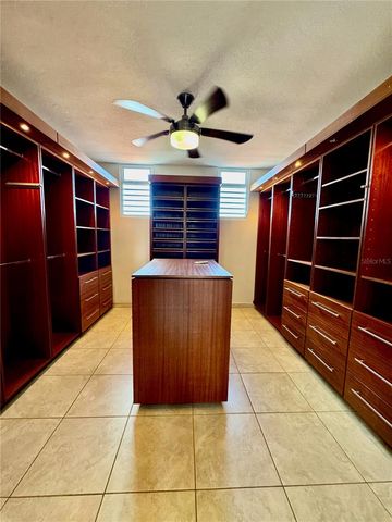 718 MAR DE BENGAL 718, Dorado, PR 00646