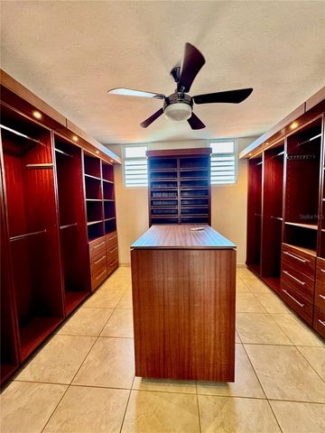 718 MAR DE BENGAL 718, Dorado, PR 00646