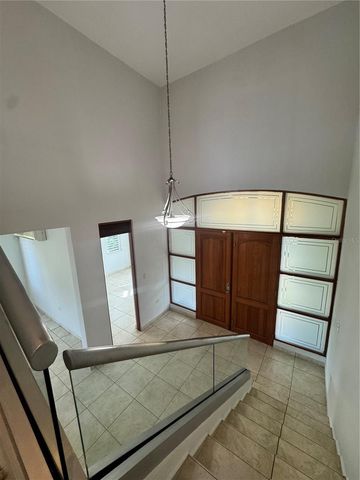 718 MAR DE BENGAL 718, Dorado, PR 00646