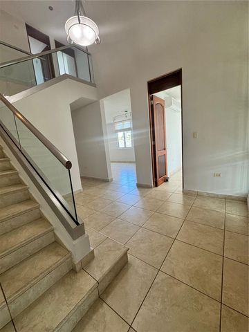 718 MAR DE BENGAL 718, Dorado, PR 00646