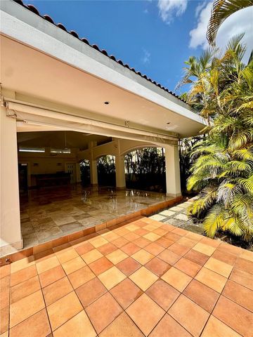 718 MAR DE BENGAL 718, Dorado, PR 00646