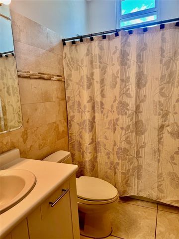 718 MAR DE BENGAL 718, Dorado, PR 00646