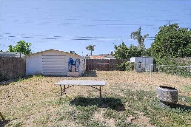 1305 Castaic, Bakersfield, CA 93308