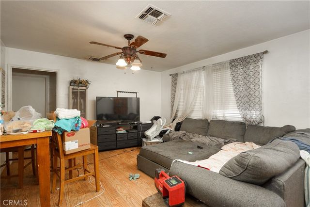 1305 Castaic, Bakersfield, CA 93308