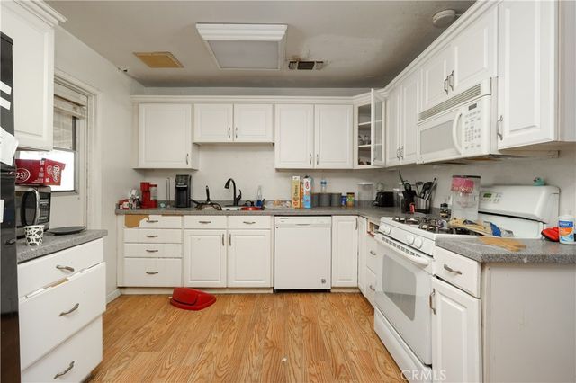 1305 Castaic, Bakersfield, CA 93308