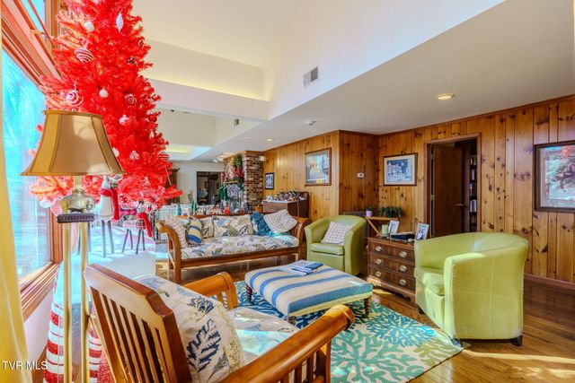 4206 Bristol Highway, Johnson City, TN 37601