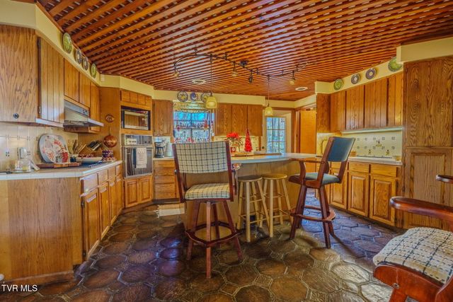 4206 Bristol Highway, Johnson City, TN 37601