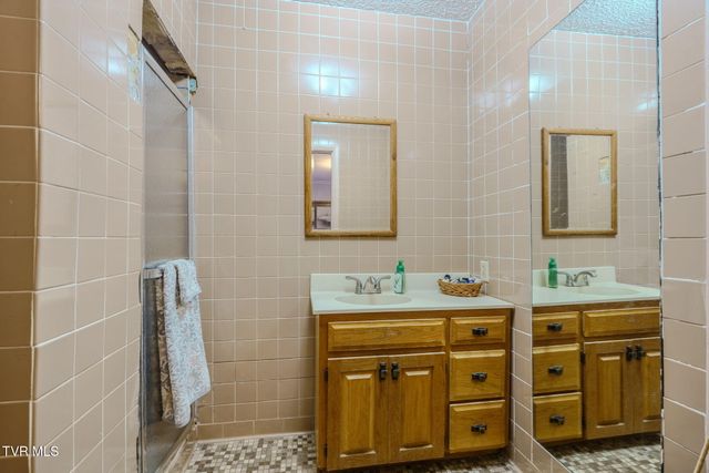 4206 Bristol Highway, Johnson City, TN 37601