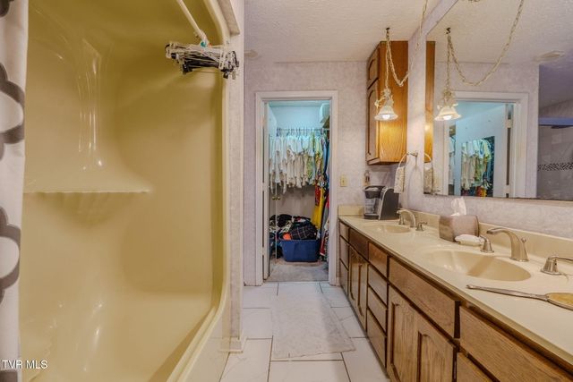 4206 Bristol Highway, Johnson City, TN 37601