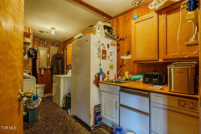 4206 Bristol Highway, Johnson City, TN 37601