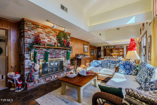 4206 Bristol Highway, Johnson City, TN 37601