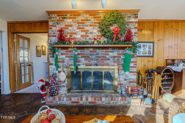 4206 Bristol Highway, Johnson City, TN 37601