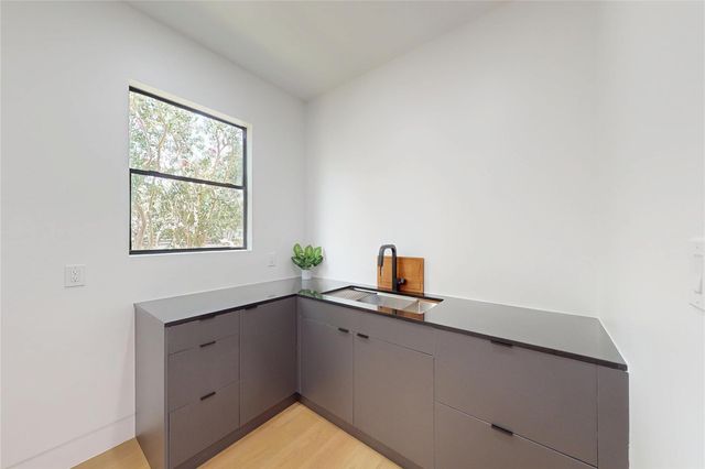 5055 Yarwell Drive, Houston, TX 77096