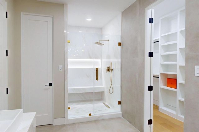 5055 Yarwell Drive, Houston, TX 77096