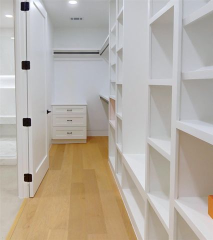 5055 Yarwell Drive, Houston, TX 77096