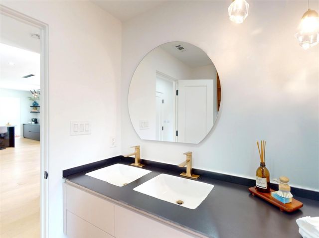 5055 Yarwell Drive, Houston, TX 77096