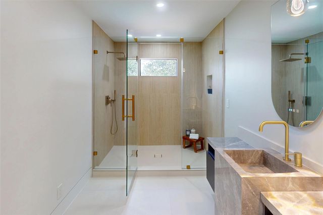 5055 Yarwell Drive, Houston, TX 77096