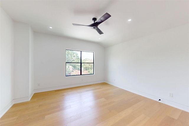 5055 Yarwell Drive, Houston, TX 77096